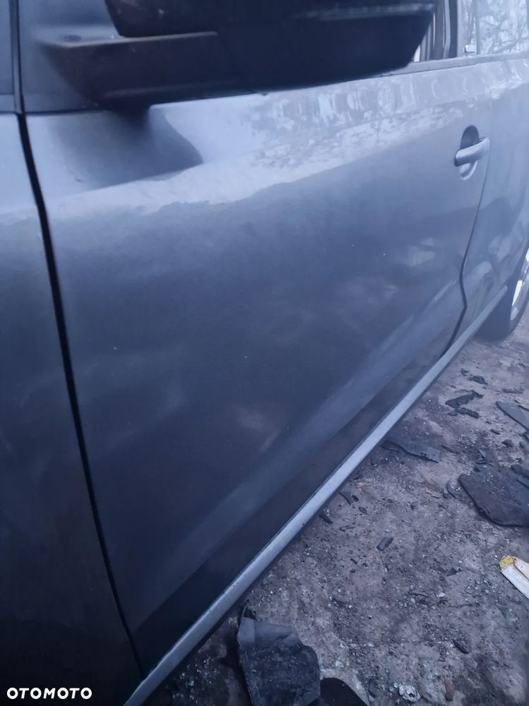 Drzwi  lewy przód  vw polo 6R  6C w kolorze  LD7R - 1