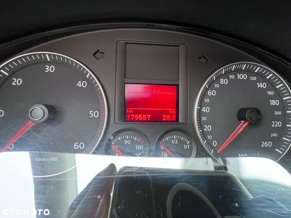 Volkswagen Golf 2.0 TDI Sportline - 28