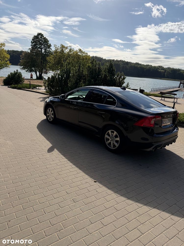 Volvo S60 D3 R-Design - 2