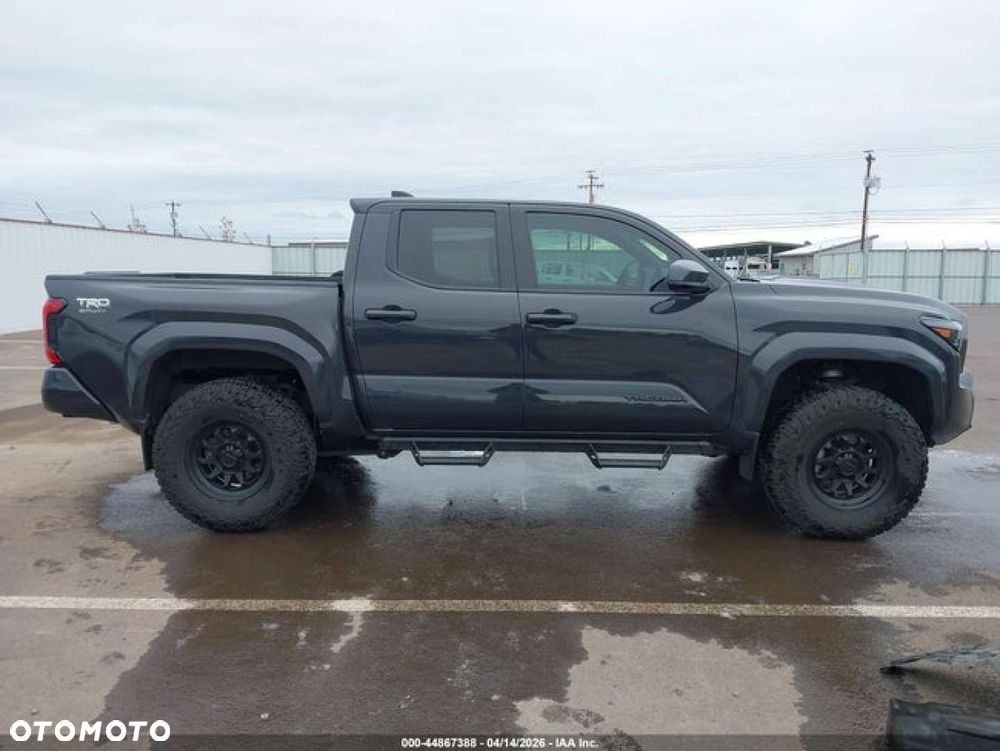 Toyota Tacoma - 6