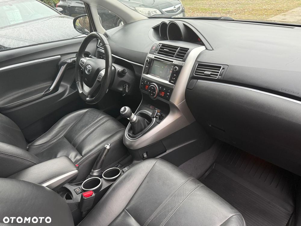 Toyota Verso 1.6 D-4D Prestige - 17