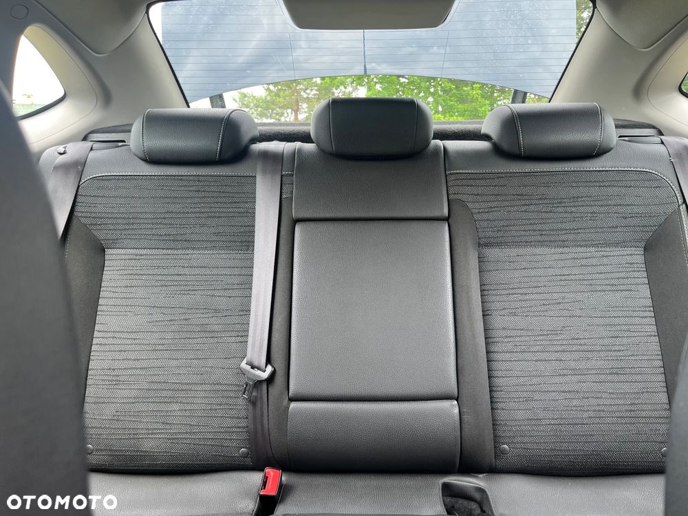 Opel Astra 1.4 T Executive S&S - 14