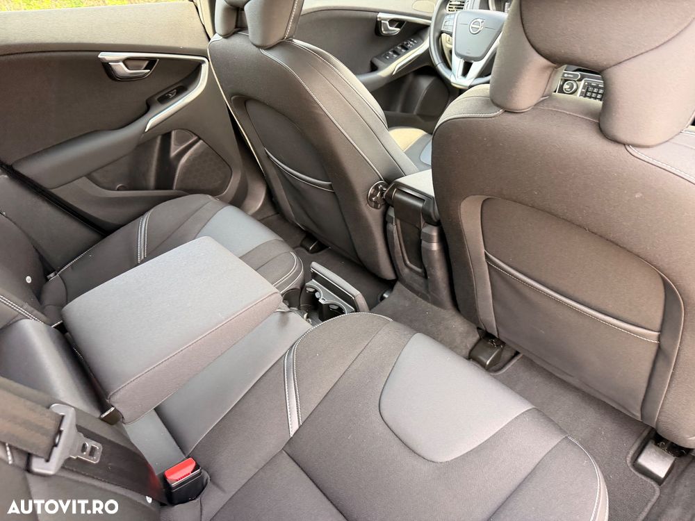 Volvo V40 D2 Linje Svart - 23
