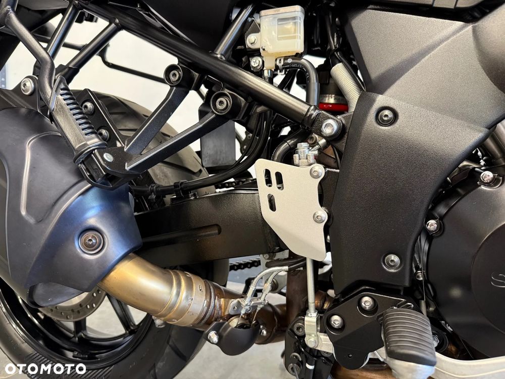 Suzuki V-STROM - 36