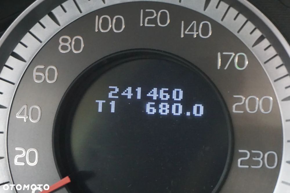 Volvo V60 D4 Geartronic Momentum - 28