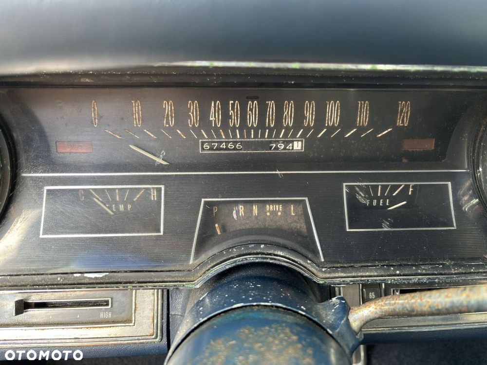 Cadillac Deville - 25