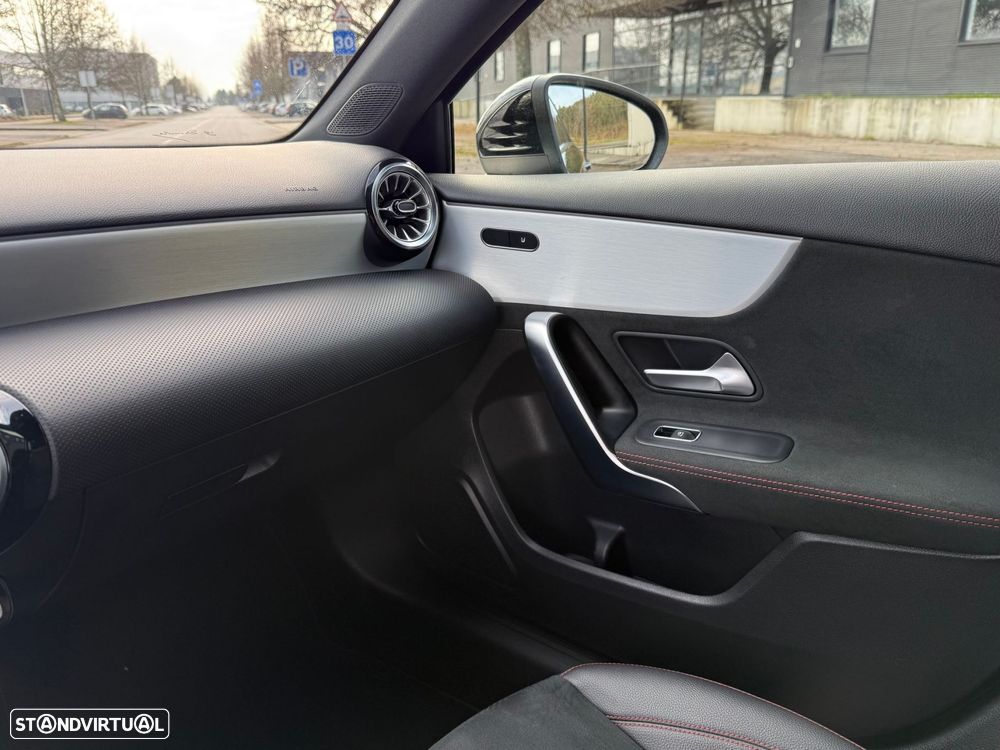 Mercedes-Benz A 250 e AMG Line - 20