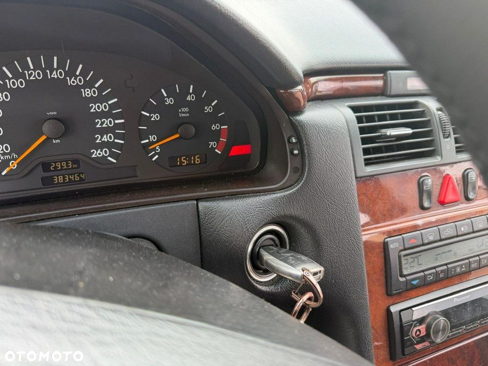 Mercedes-Benz Klasa E 200 Kompressor Elegance - 21