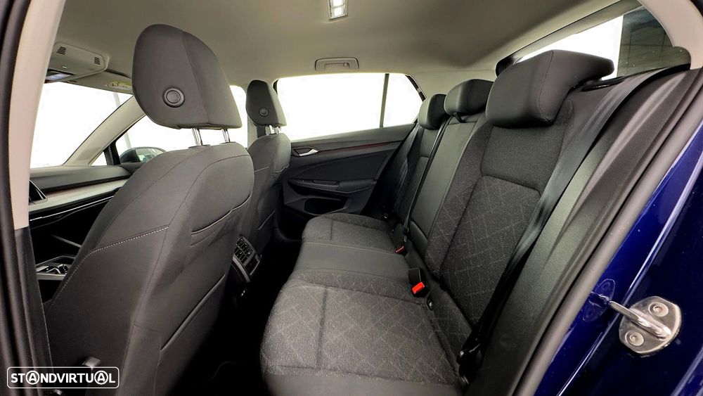 VW Golf 1.0 eTSI Life DSG - 46