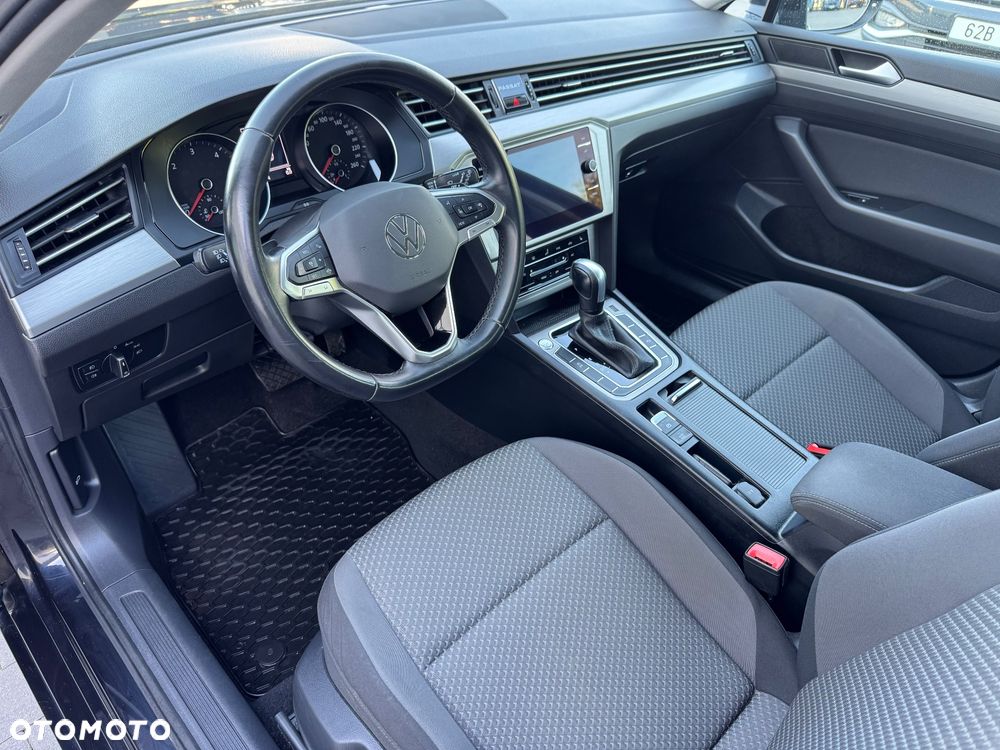 Volkswagen Passat Variant 2.0 TDI SCR DSG Elegance - 16