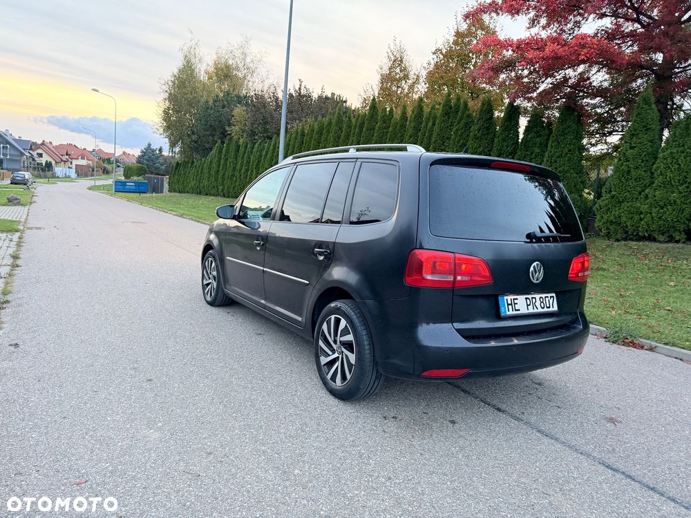 Volkswagen Touran - 26