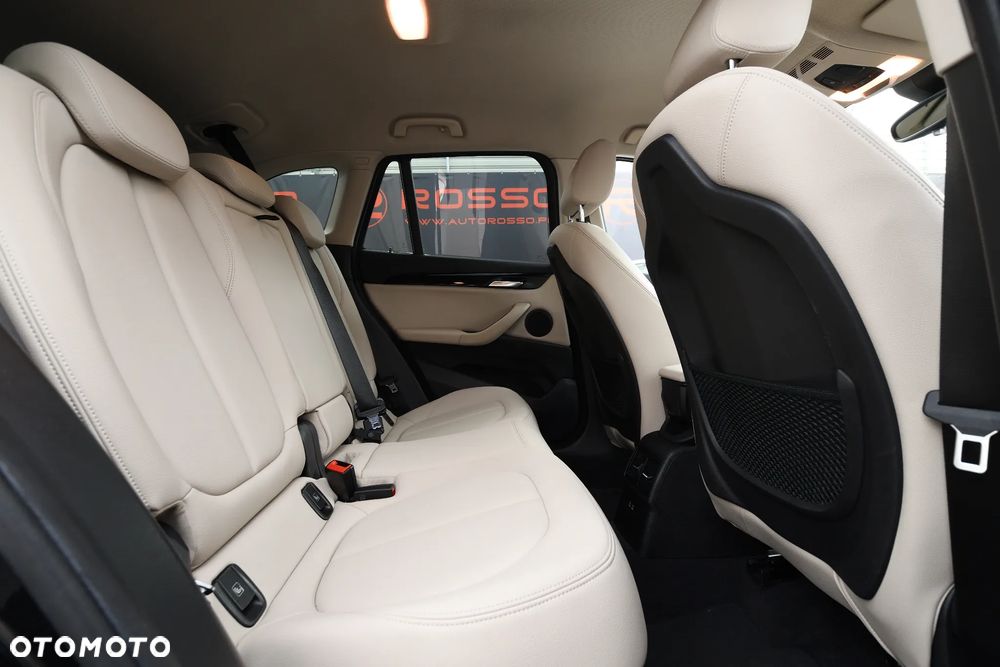 BMW X1 sDrive20i Advantage - 17