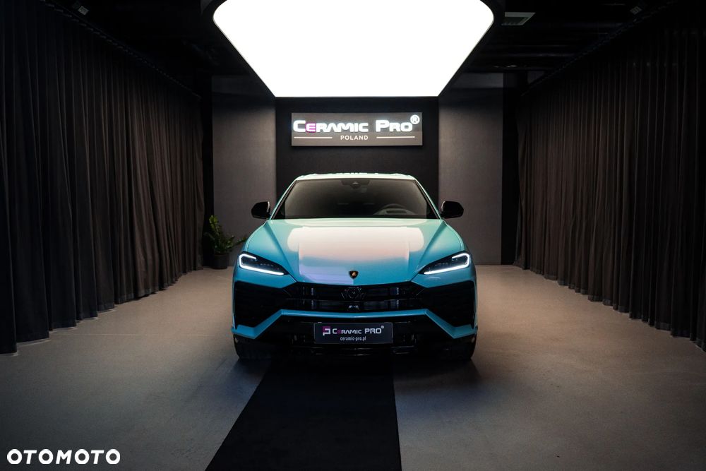 Lamborghini Urus - 1