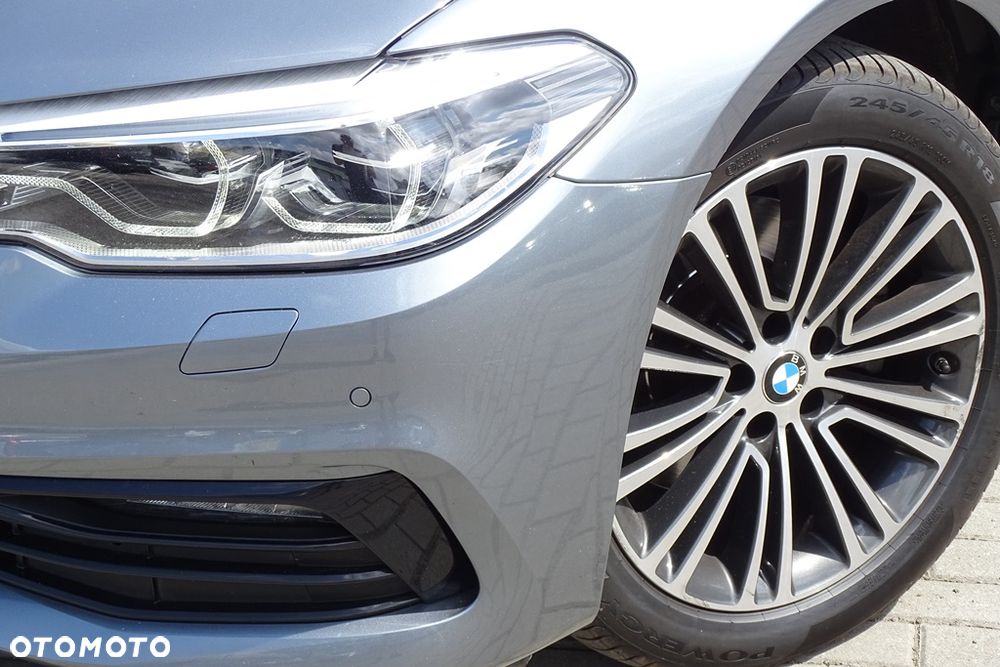 BMW Seria 5 530i Sport Line - 11