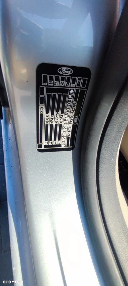 Ford Focus 1.6 16V Ghia - 19