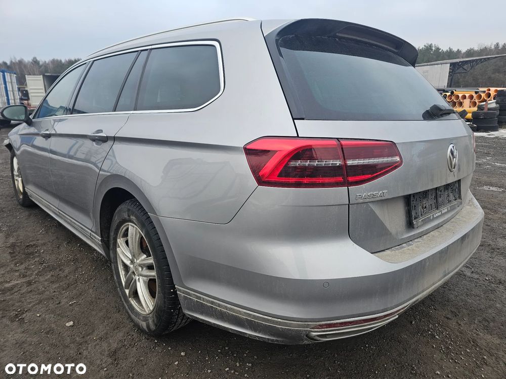 Volkswagen Passat 2.0 TDI SCR DSG Highline - 18