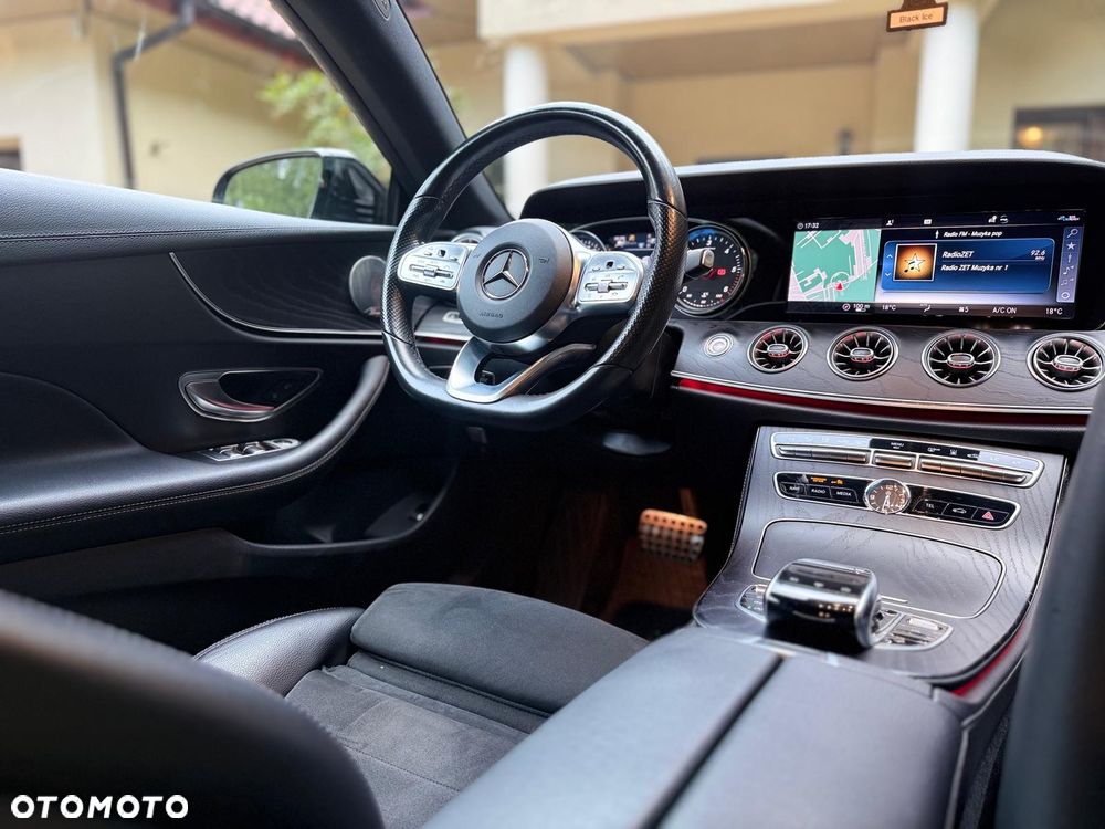 Mercedes-Benz Klasa E 220 d 4-Matic 9G-TRONIC - 11