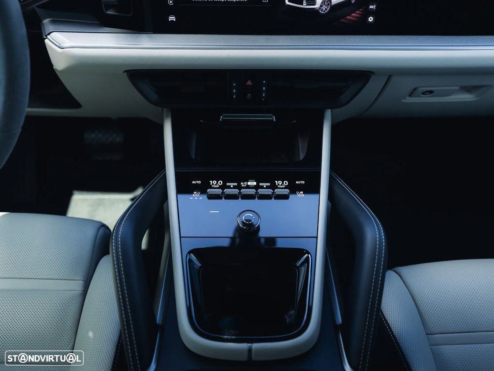 Porsche Cayenne Coupé E-Hybrid - 22