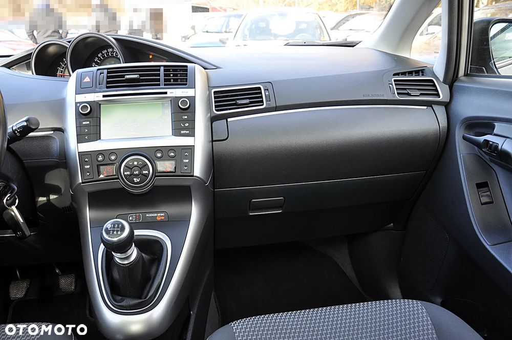 Toyota Verso 1.8 Premium - 20