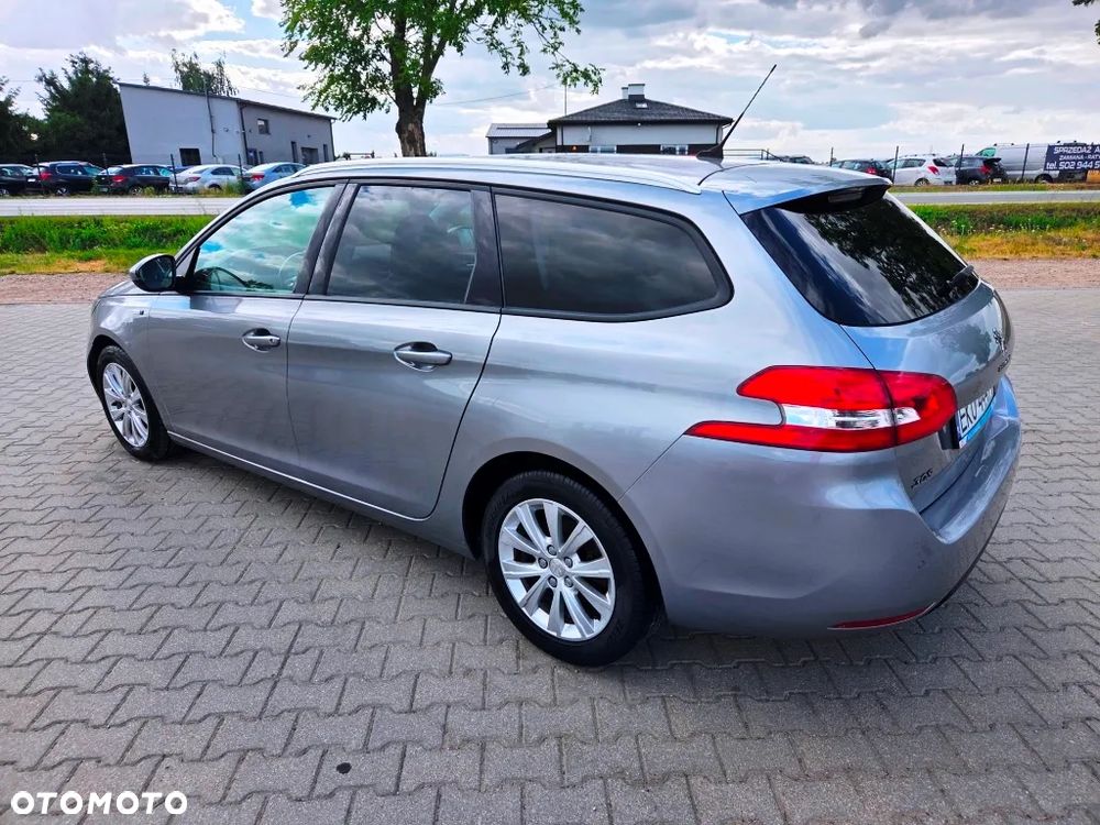 Peugeot 308 1.6 e-HDi Allure S&S - 15