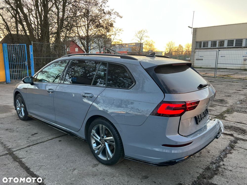 Volkswagen Golf 1.5 eTSI OPF DSG R-Line - 23