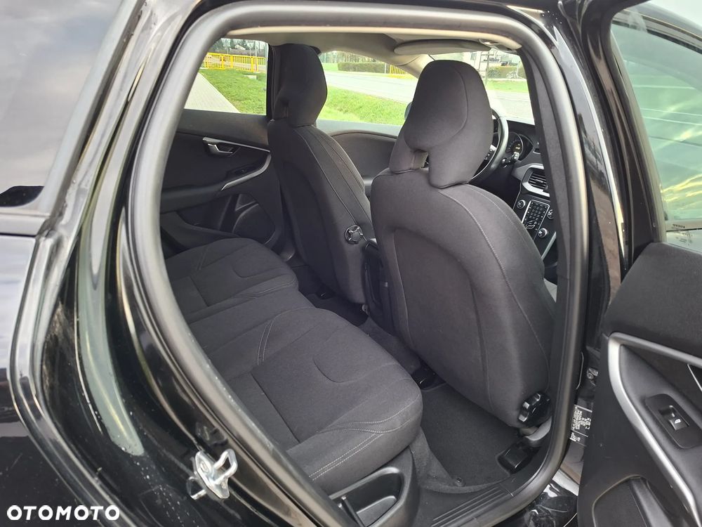 Volvo V40 D2 - 9