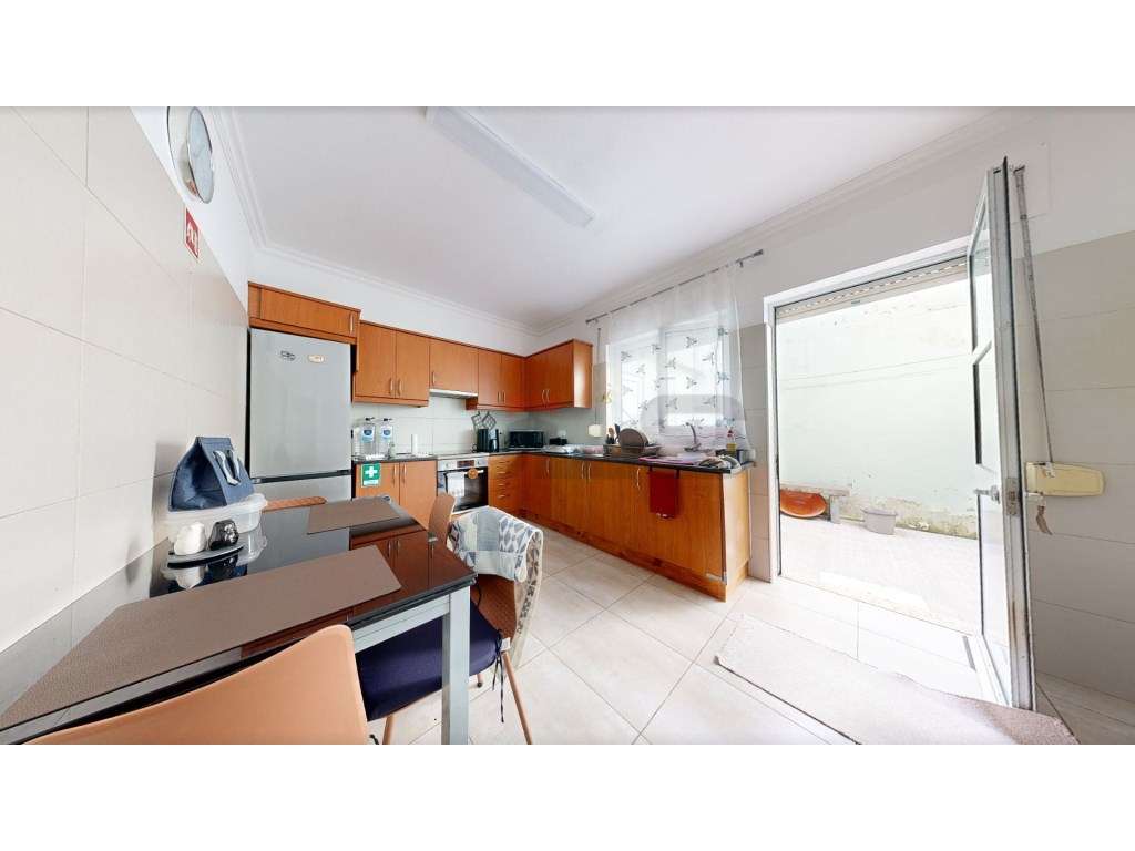 Moradia T3+1 no Centro de Ponta Delgada | Licença de Alojamento Loc... - Grande imagem: 5/16