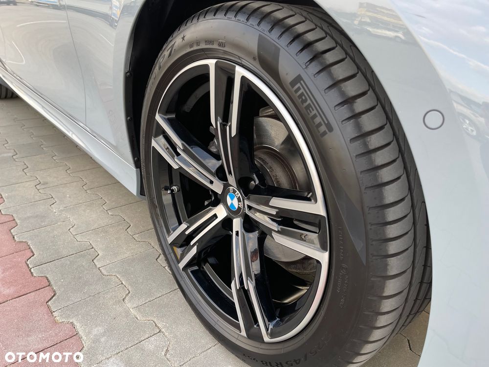 BMW Seria 3 318i M Sport - 29