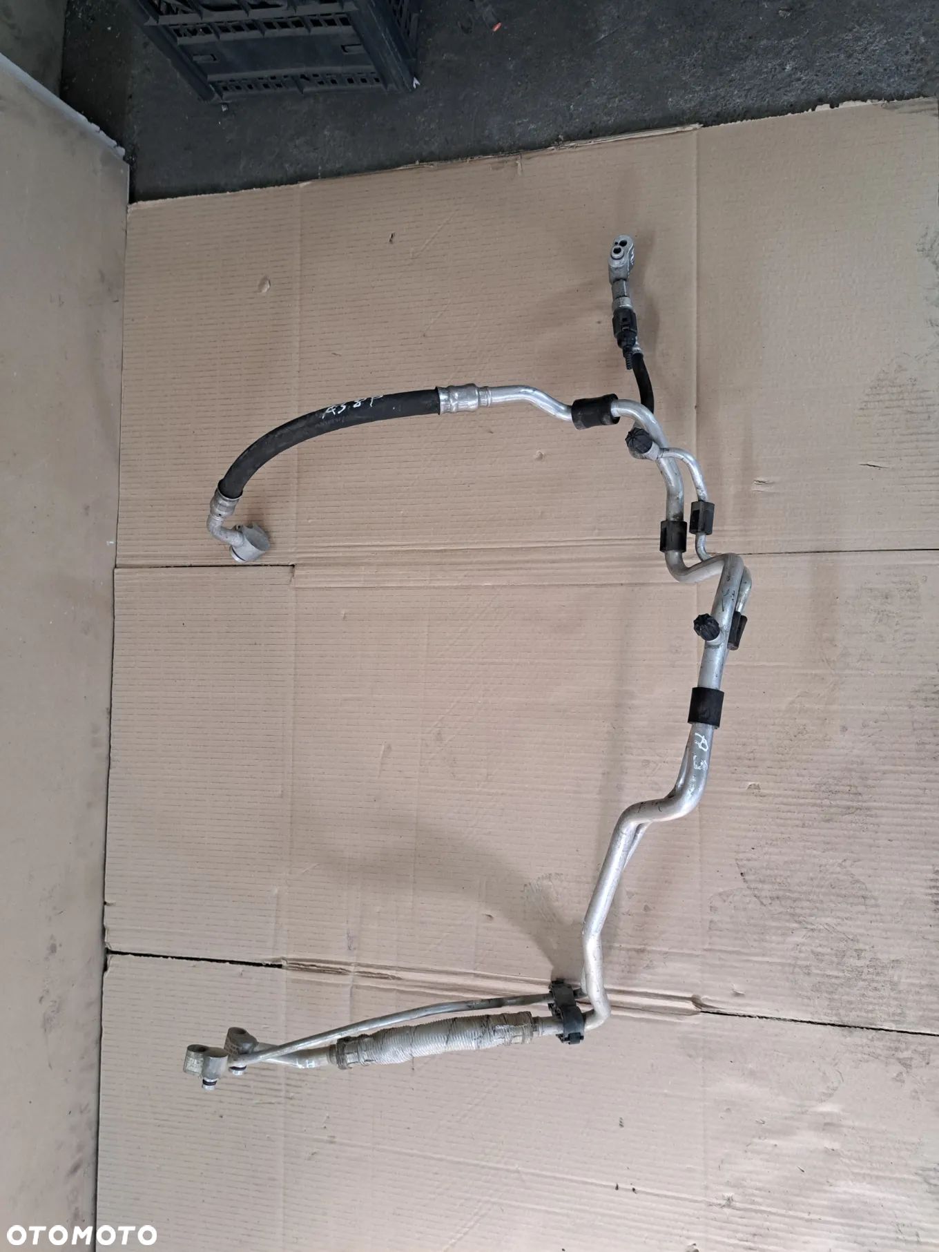 Audi A38P lift przewody klimatyzacji rurki 1K0820741BD - 1