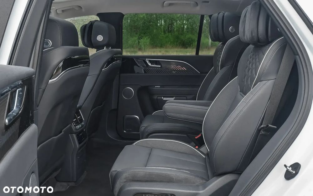 Hongqi E-HS9 Exklusive Long Range - 16