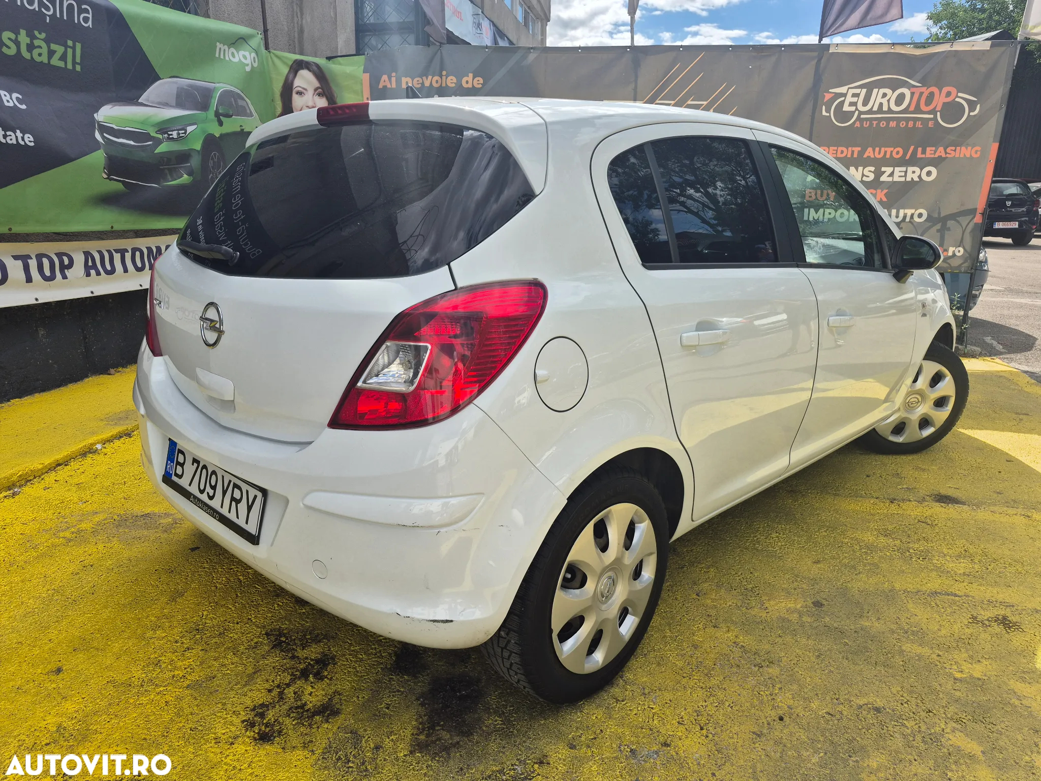 Opel Corsa 1.2 Essentia - 5