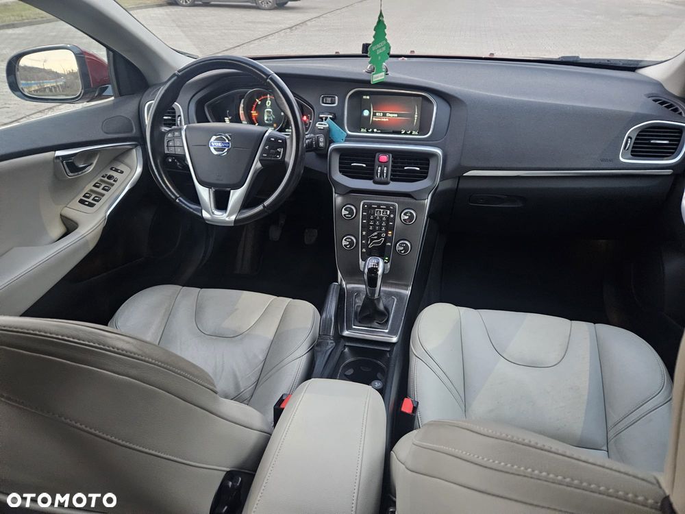 Volvo V40 D4 Summum - 16