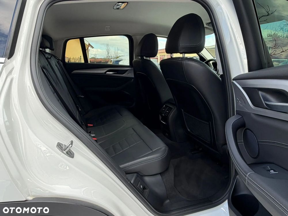 BMW X4 xDrive20d Advantage - 9