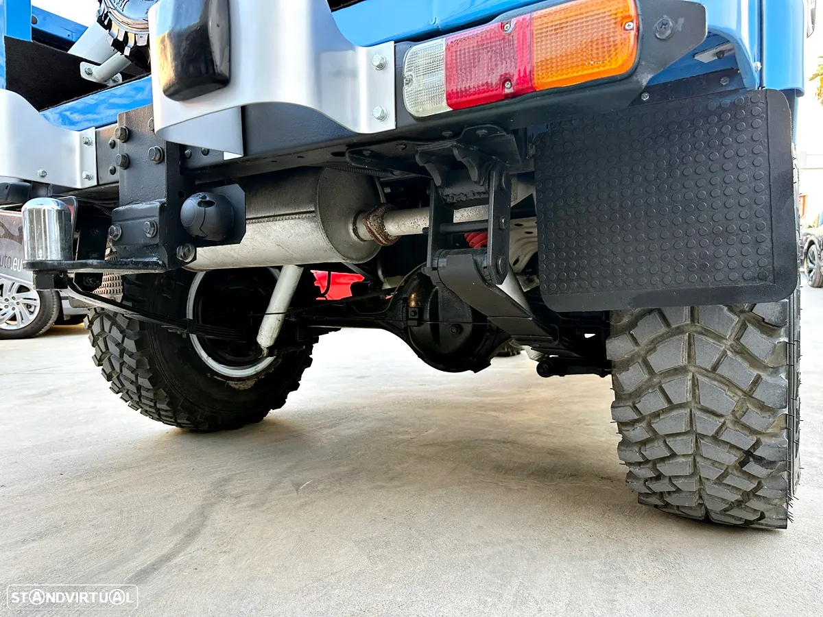 Toyota Land Cruiser - 38