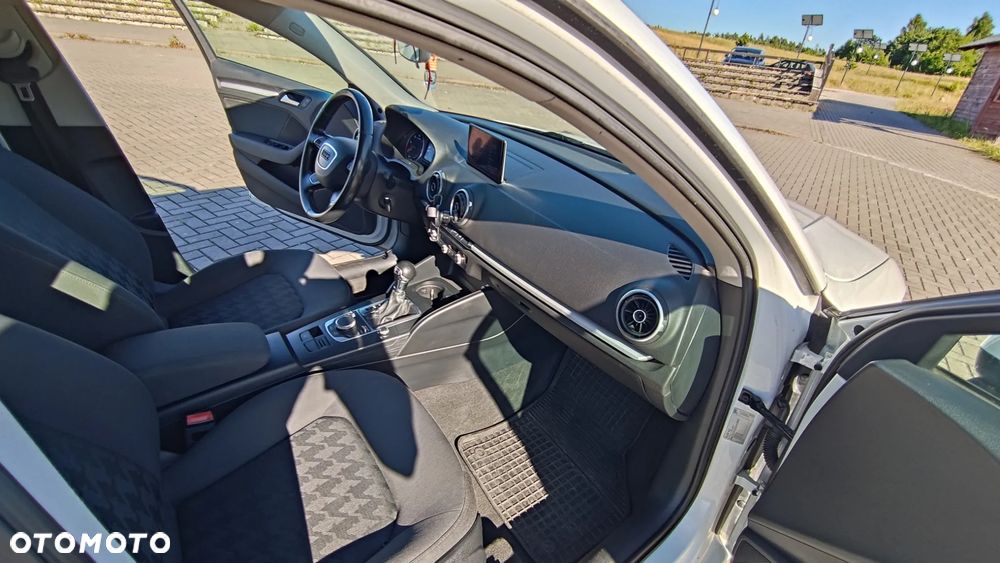 Audi A3 Sportback 1.6 TDI Sport S tronic - 8