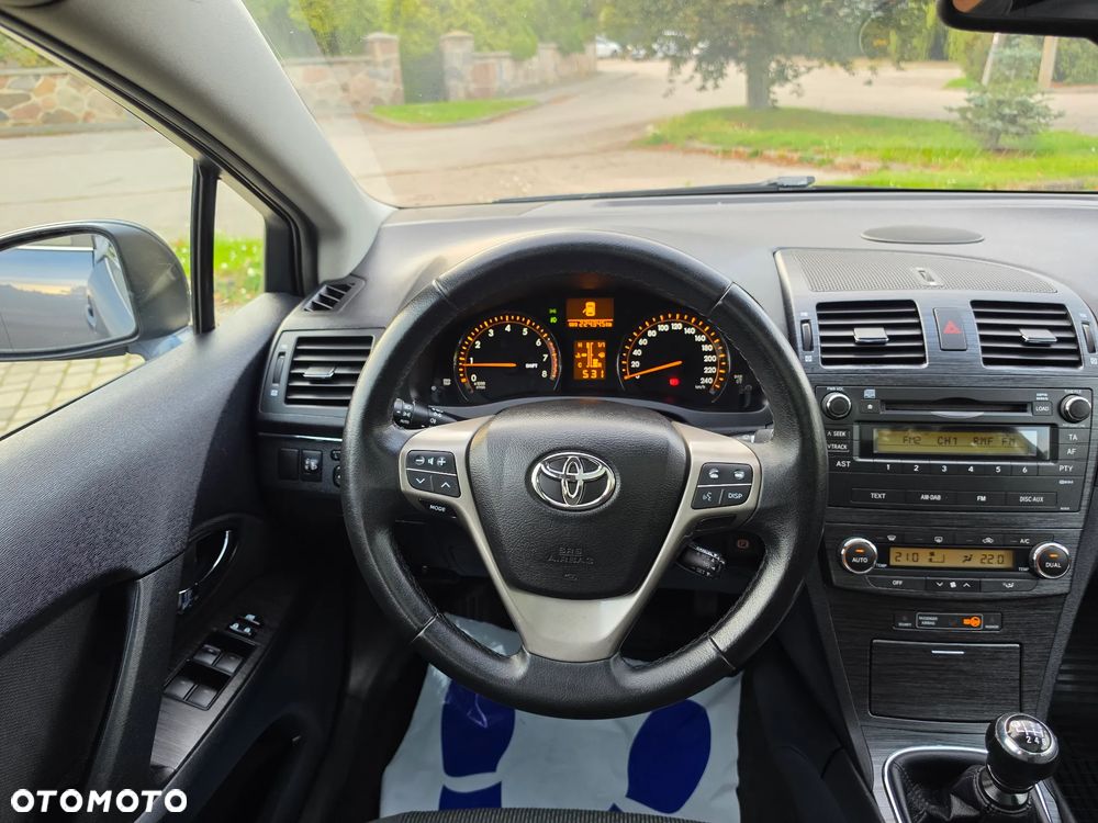 Toyota Avensis 2.0 Executive - 31