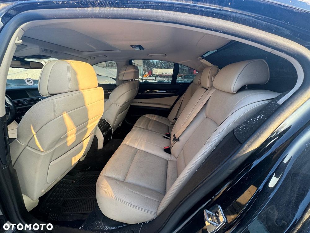 BMW Seria 7 - 10