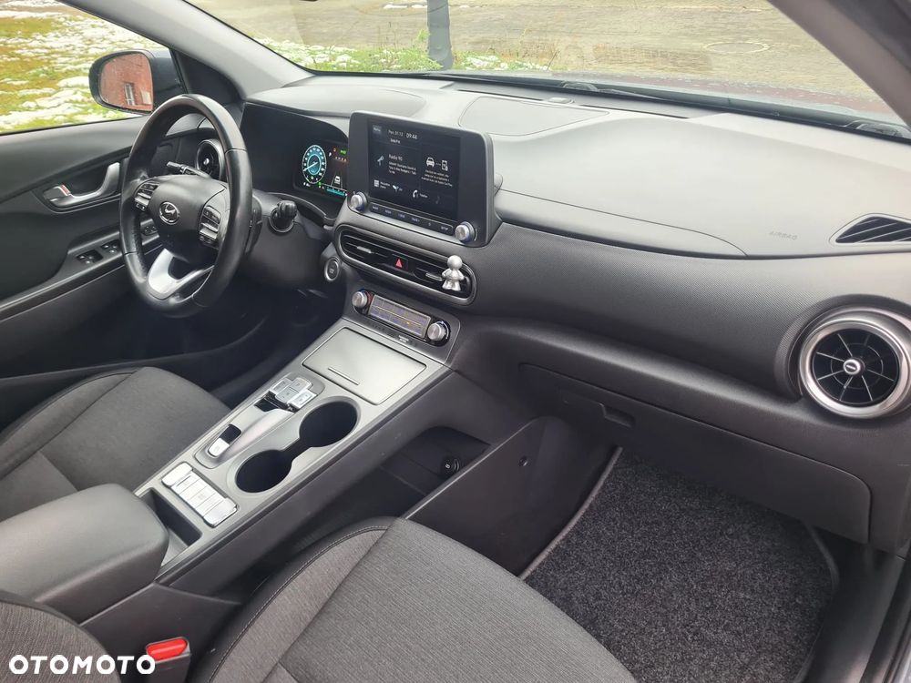 Hyundai Kona 39kWh Executive - 14