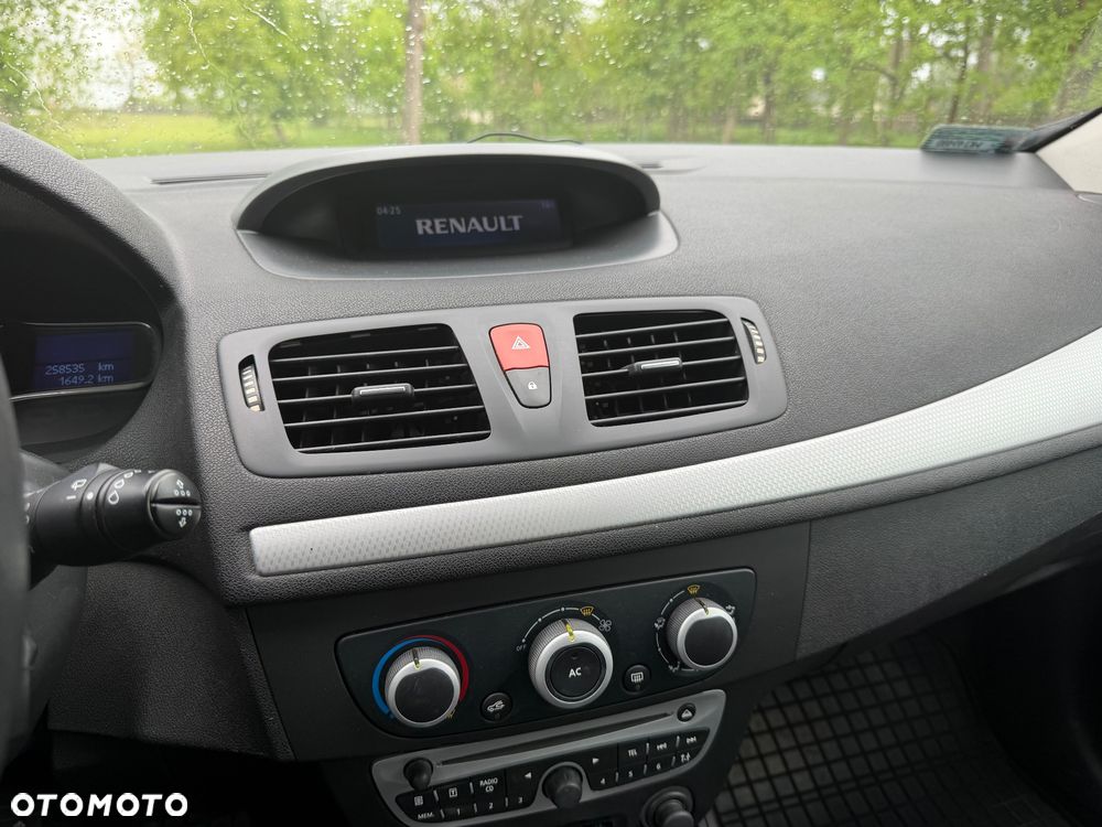 Renault Megane - 11