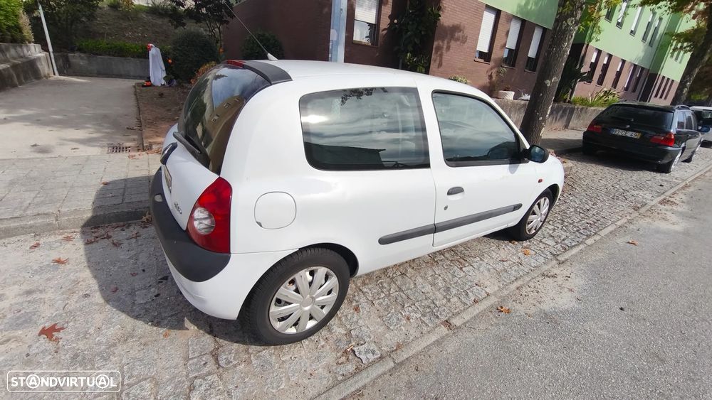 Renault Clio 2001 photo 3
