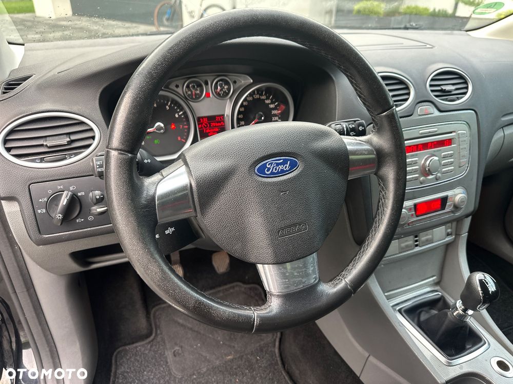 Ford Focus 2.0 16V Titanium - 16