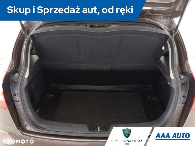 Kia Rio - 15