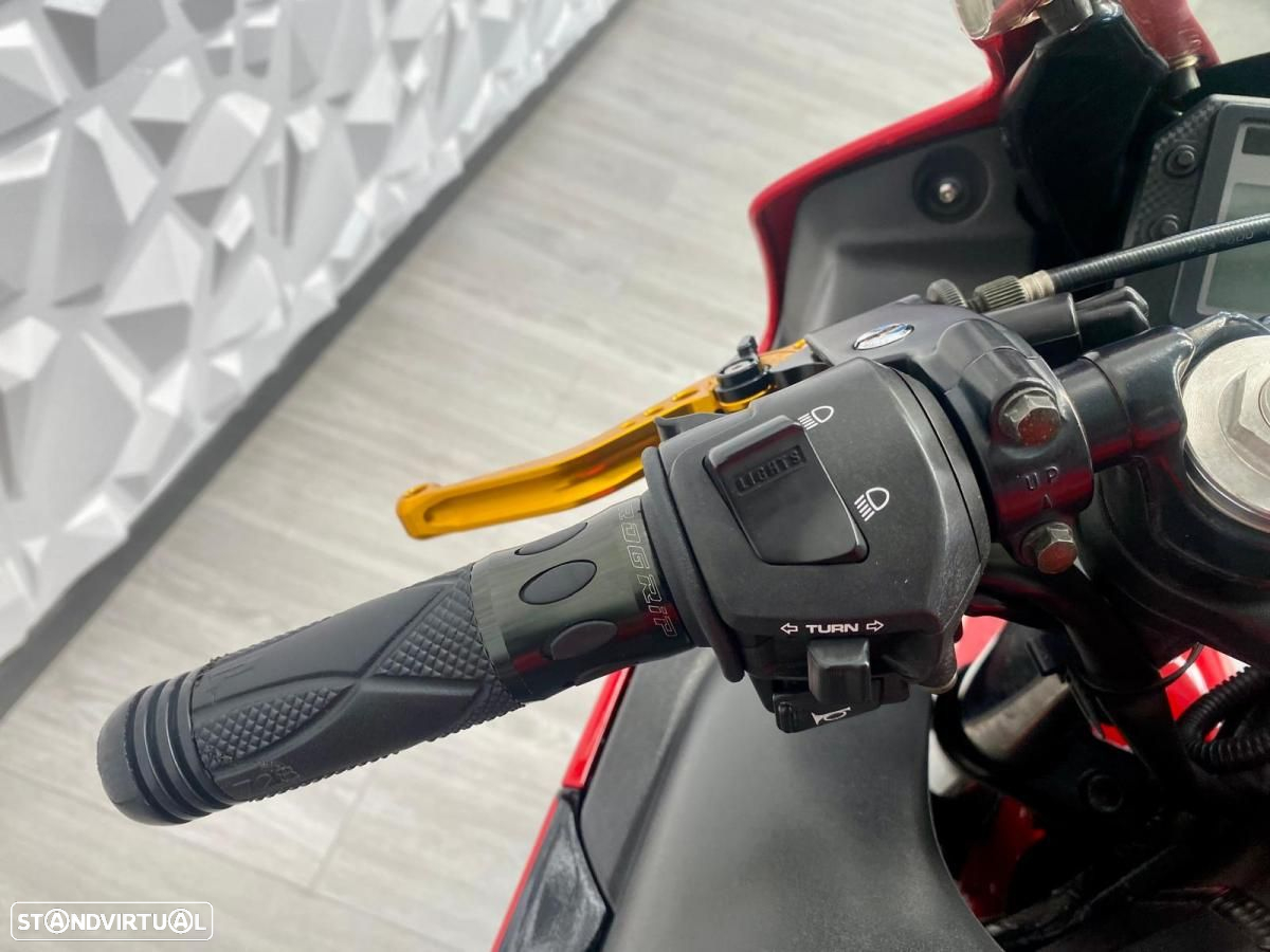 Honda CBR 600 F Sport (F4i) - 15