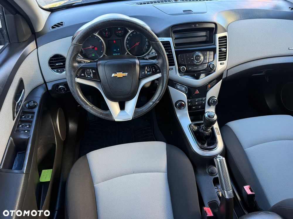 Chevrolet Cruze 1.6 LS - 14