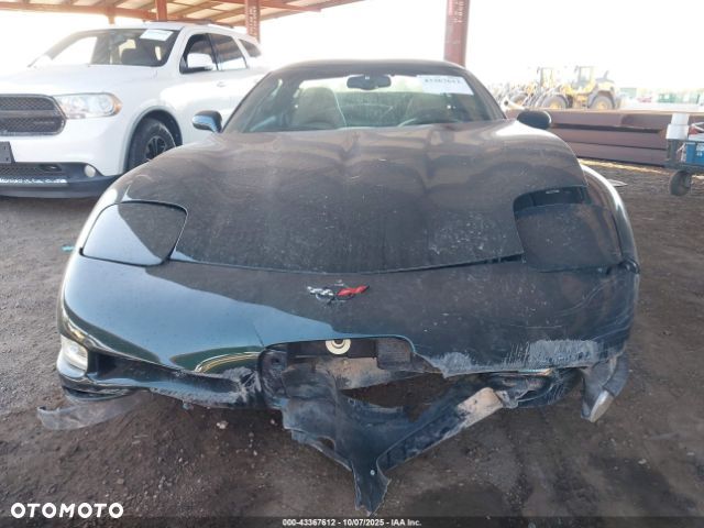 Chevrolet Corvette - 8