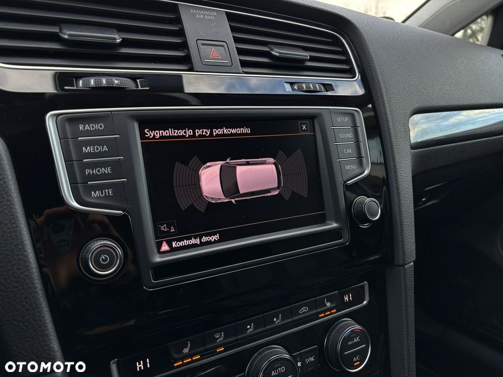 Volkswagen Golf 1.4 TSI BMT Highline - 17