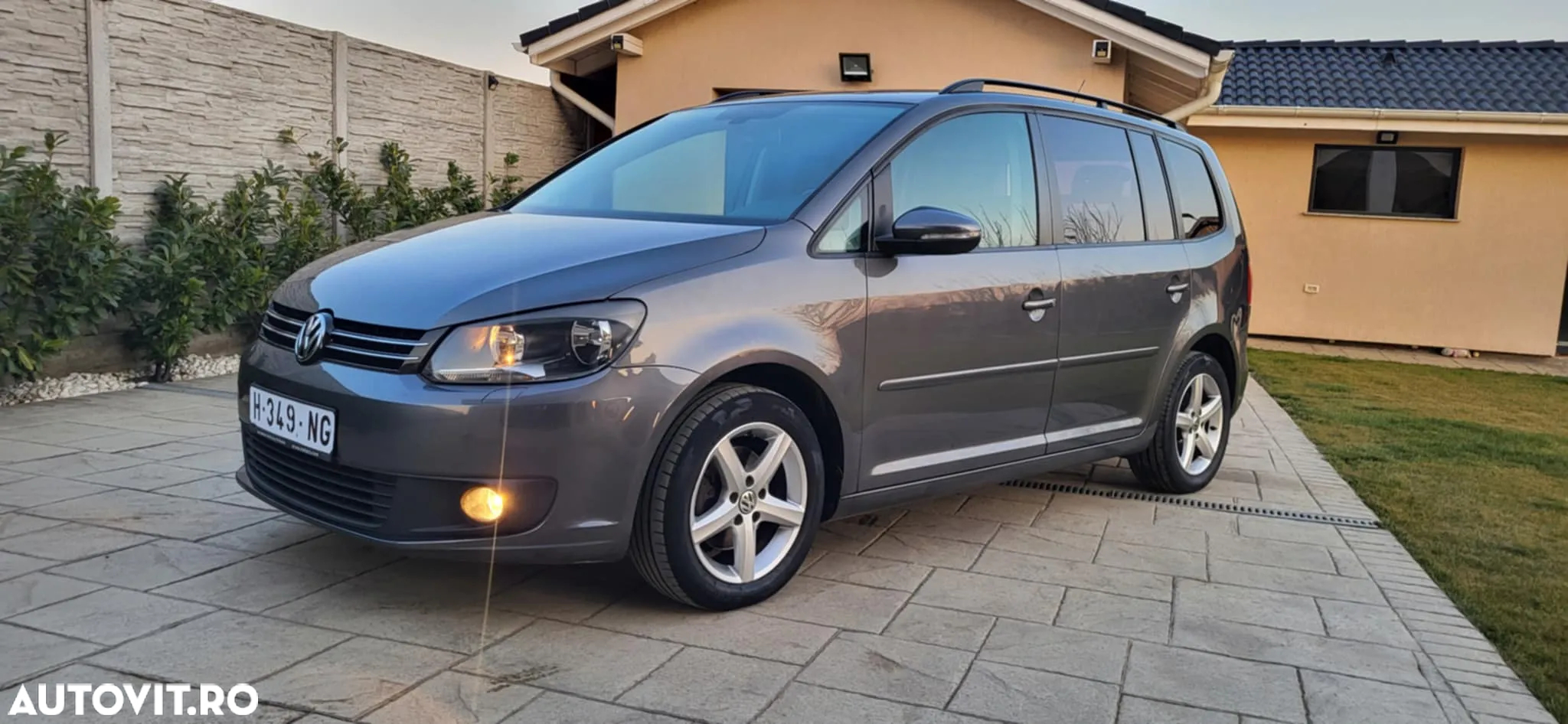 Volkswagen Touran - 17