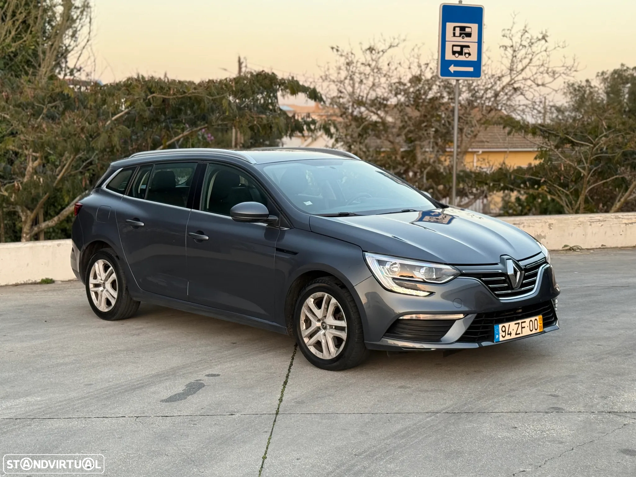 Renault Mégane Sport Tourer 1.5 Blue dCi Limited - 5