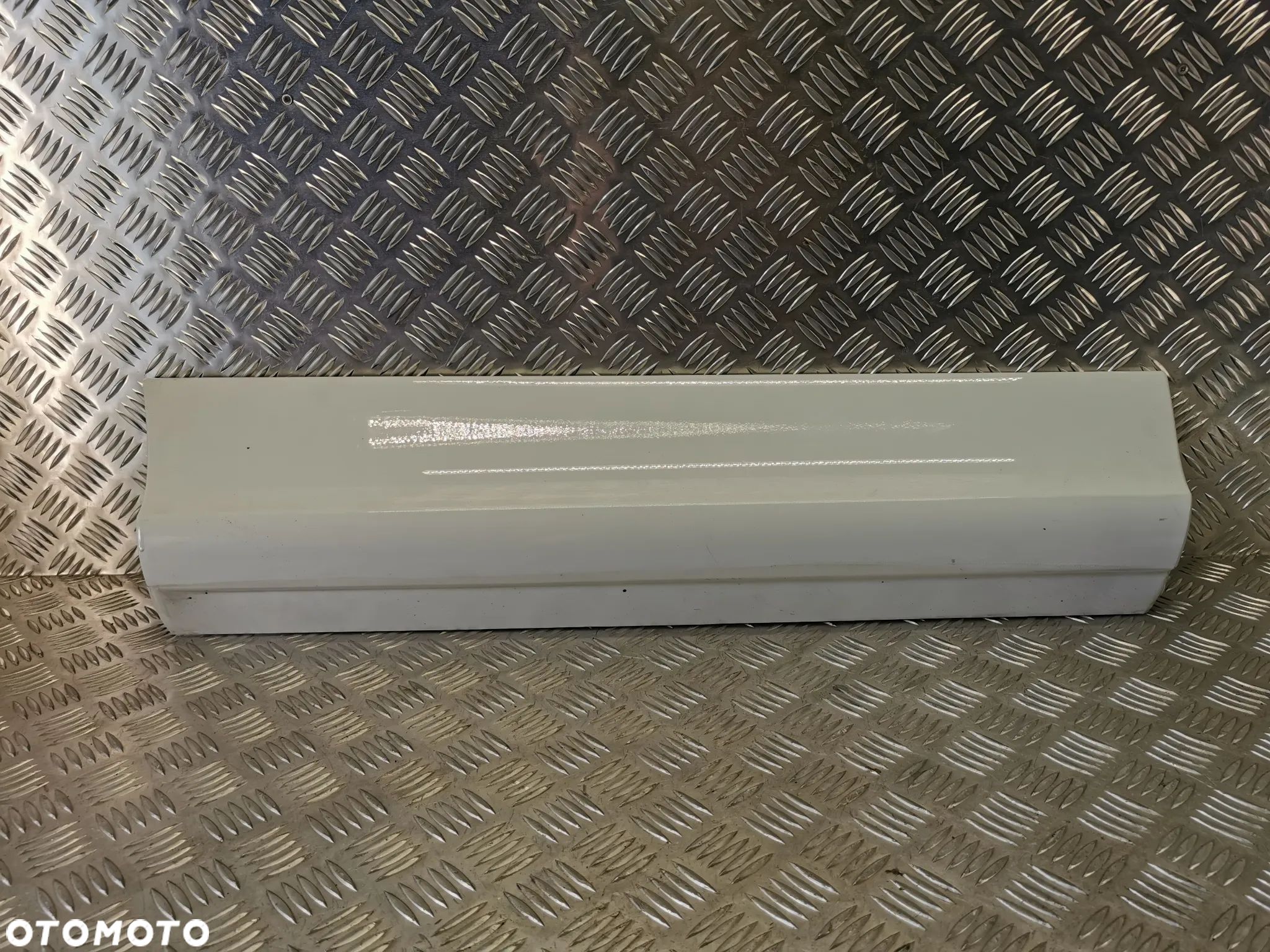AUDI Q7 4L LIFT 09-15R S-LINE DOLNA LISTWA DRZWI PRAWY TYŁ  BIALA LY9C 4L0853970 - 1