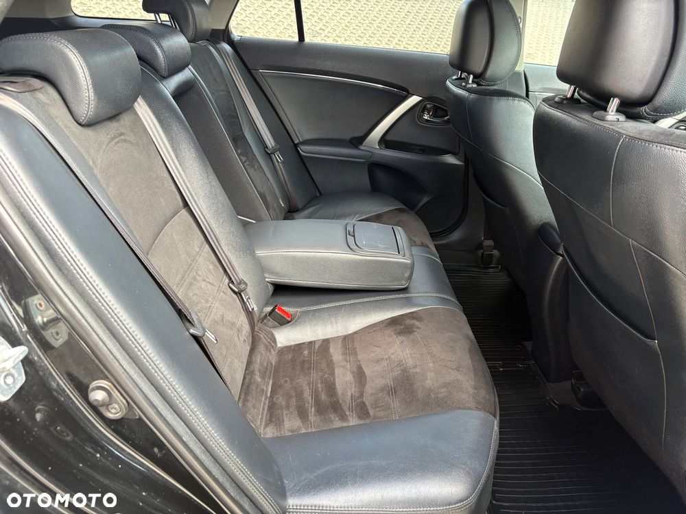 Toyota Avensis 1.8 Sol NAVI - 11